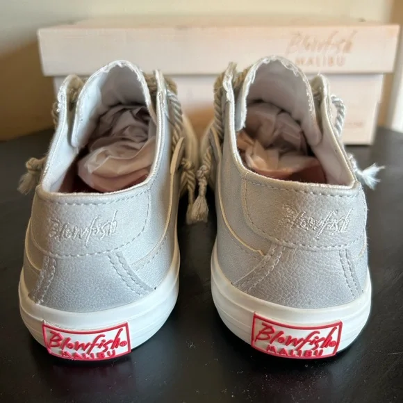 Blowfish Malibu Martina Tennis Shoes Luna Rock Gray Youth Size 4 Big Girls - Picture 7 of 7